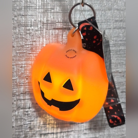 Bath & body works light up latern pumpkin pocket bac lanyard new - Picture 1 of 5